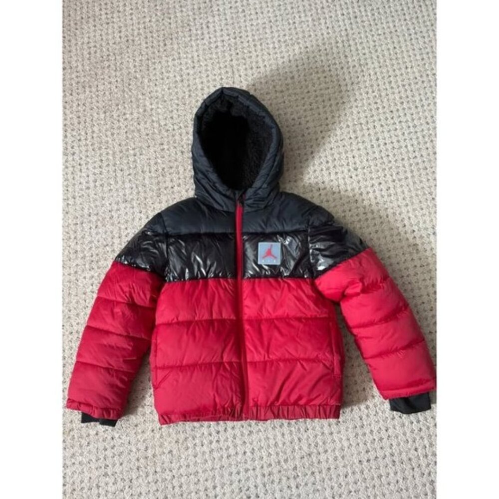 Nike Air Jordan boys youth small 8-10yrs. red/black puffer Winter coat MSRP $150